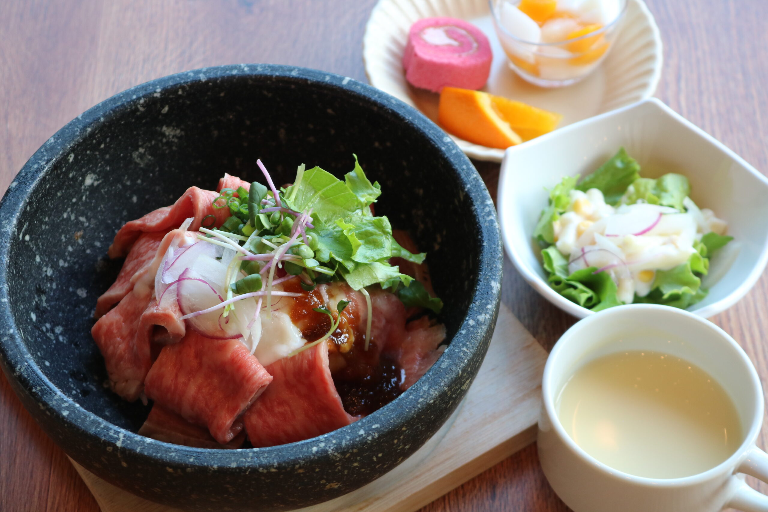 【秋限定】上州牛の贅沢石焼ローストビーフ丼