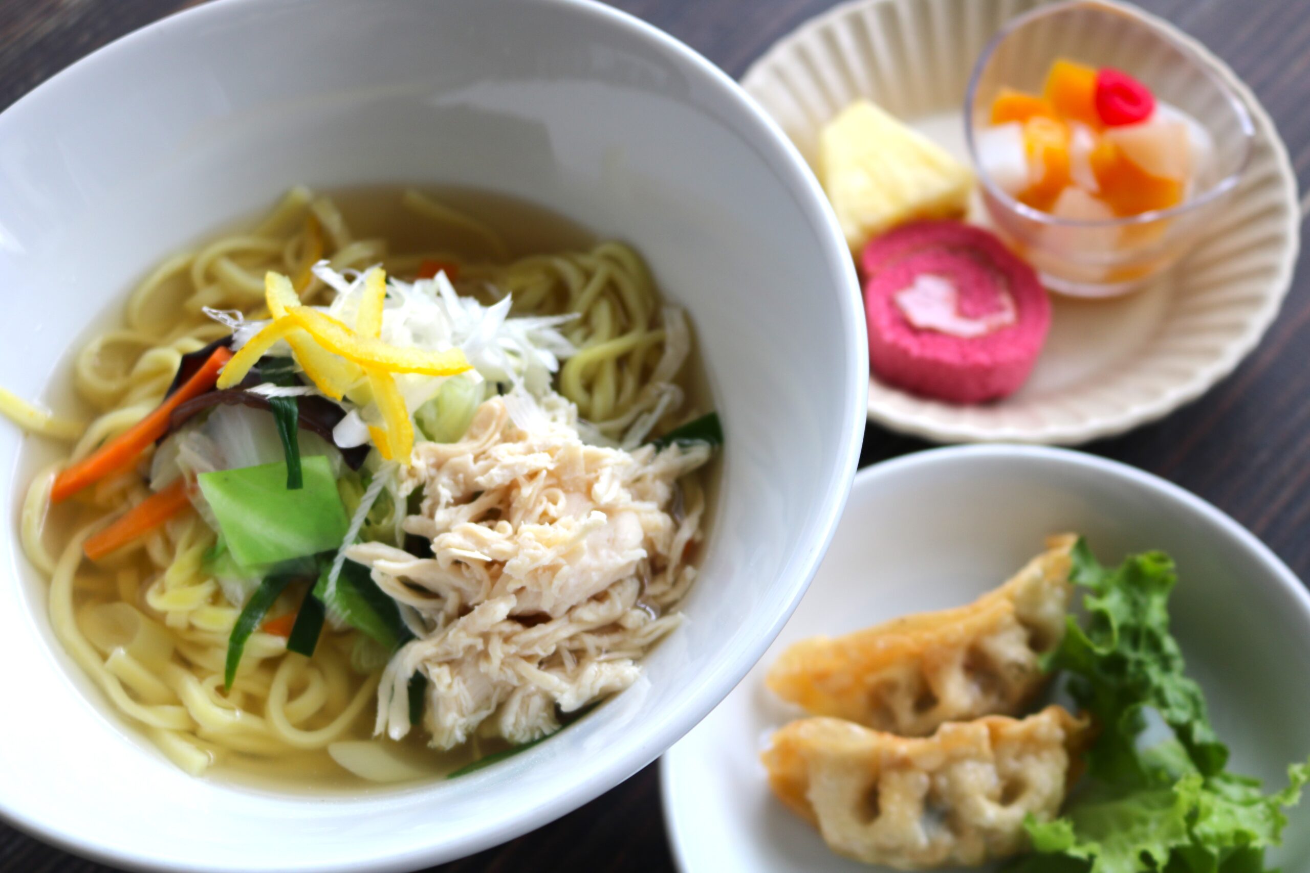 【冬限定】冬野菜のゆず塩ラーメン 揚げ餃子付き