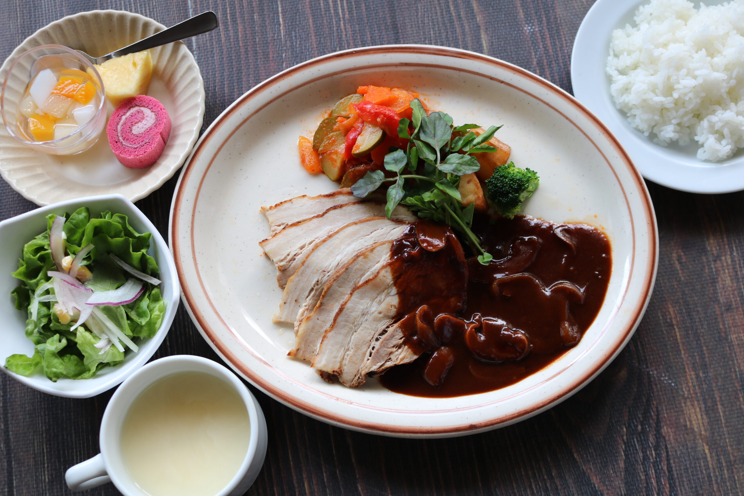 【春限定】下仁田ポークのロースト～彩り野菜添え～